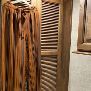 2/$10 Highwaisted pants